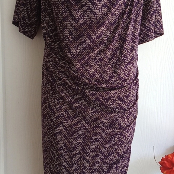 Laura Plus | Purple & Cream Chevron Patterned Dress - Picture 9 of 10